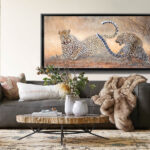 idea-interior-design-painting-animals-living-room-leopard-wall-decor