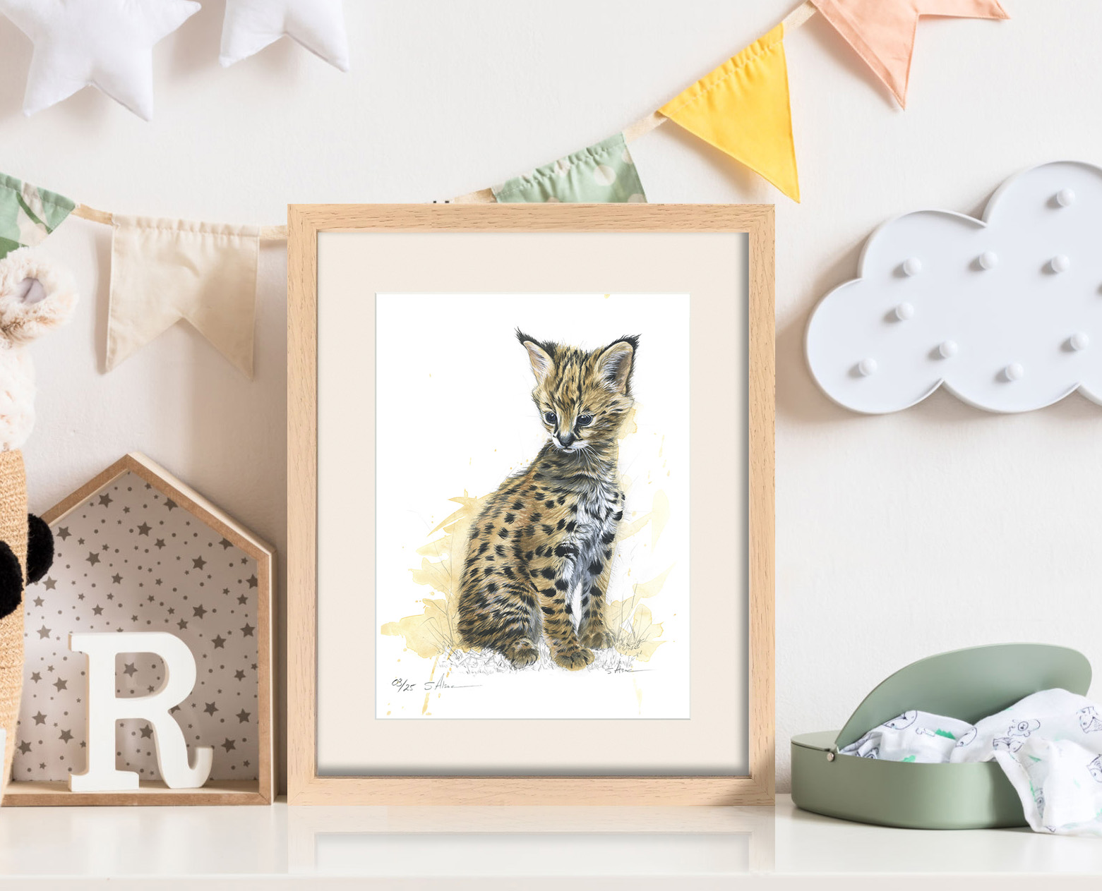 decor-idea-child-room-frame-baby-cat-serval